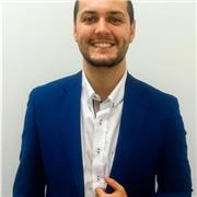 Docente en asignaturas de derecho privado y derecho público